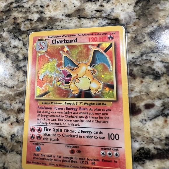 Holo Charizard - 4/102 - Pokémon Card - Picture 3 of 5